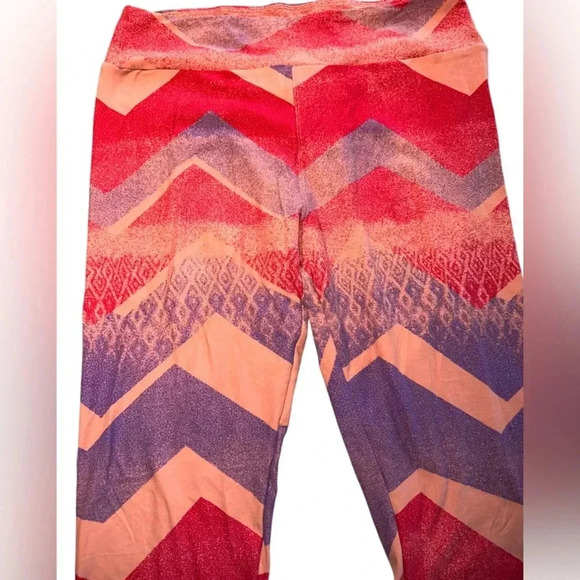 Lularoe TC peach , purple red chevron leggings . NWOT. - Picture 1 of 6